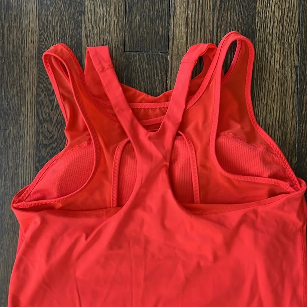 Athleta hybrid tank - Picture 3 of 5